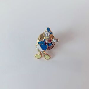 Donald Duck Lapel Pin